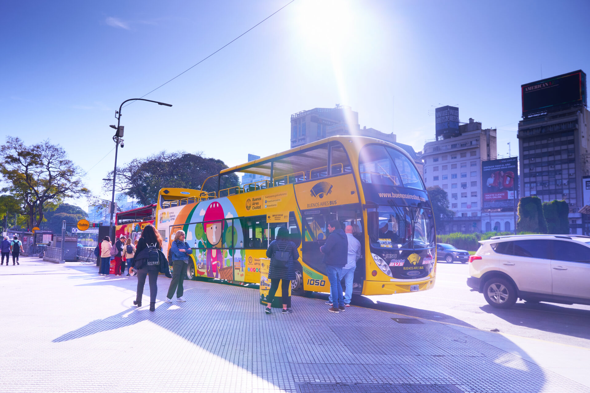 ブエノスアイレスの観光地を安全に周る方法 / 黄色のバスを予約